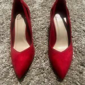 New Red pumps